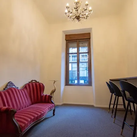 Palazzo Lachman 게스트하우스 *